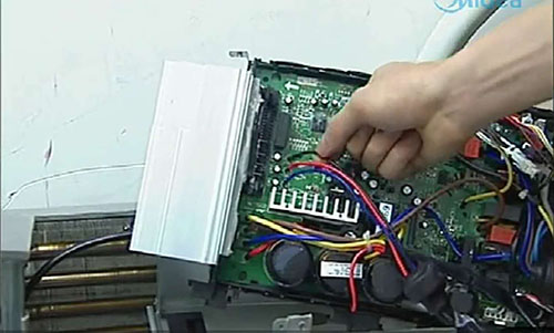 南关美的空调电话是多少